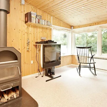 Three-bedroom Holiday In 29 * Oksbøl