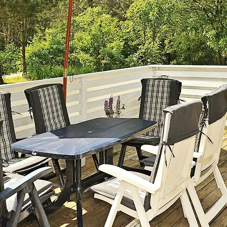 Three-bedroom Holiday In 29 Oksbøl